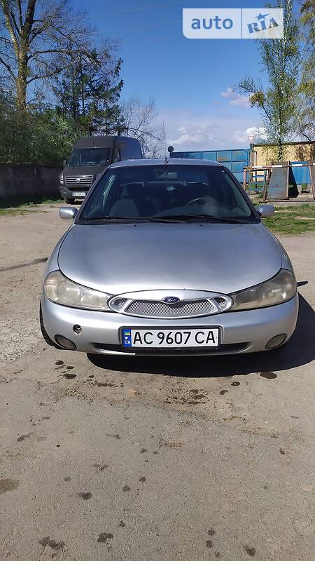 Седан Ford Mondeo 1997 в Березному