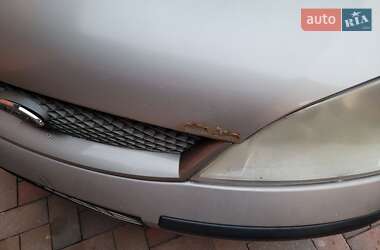 Лифтбек Ford Mondeo 2001 в 