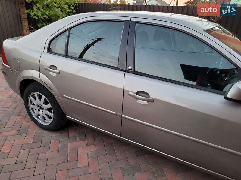 Лифтбек Ford Mondeo 2001 в Виннице