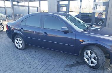 Седан Ford Mondeo 2001 в Долине