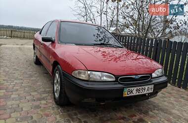 Лифтбек Ford Mondeo 1993 в Луцке