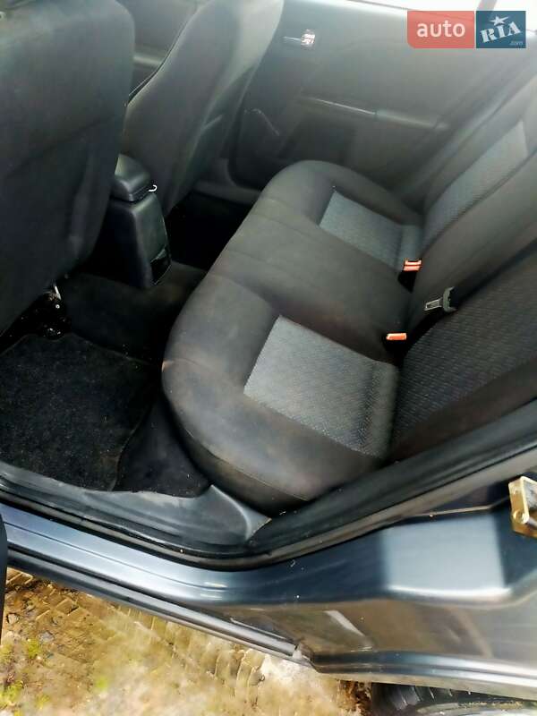 Хэтчбек Ford Mondeo 2005 в Львове