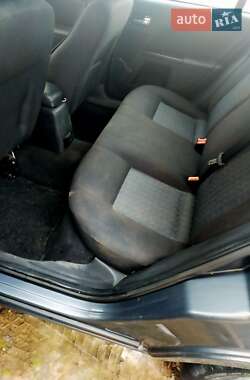 Хэтчбек Ford Mondeo 2005 в 
