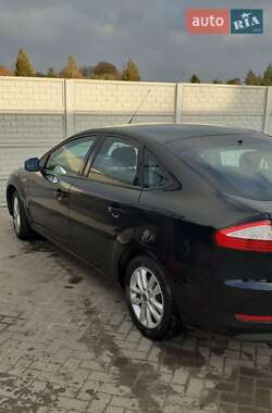 Лифтбек Ford Mondeo 2010 в 