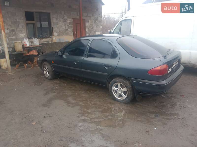 Седан Ford Mondeo 1993 в Василькове