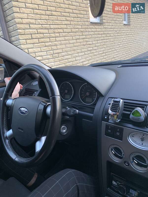 Седан Ford Mondeo 2002 в Ровно