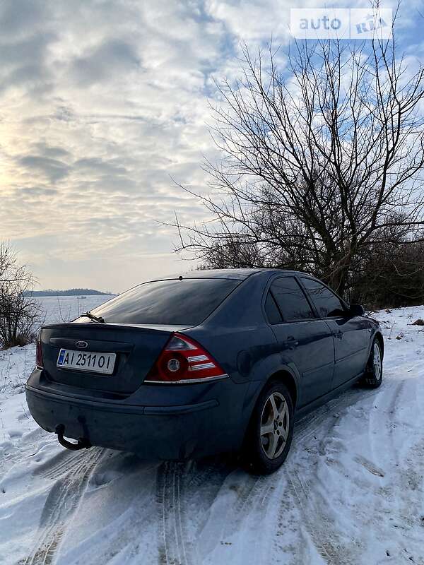 Лифтбек Ford Mondeo 2001 в 