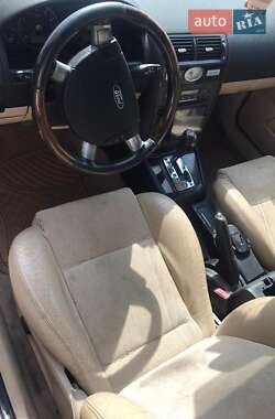 Седан Ford Mondeo 2004 в Хусті