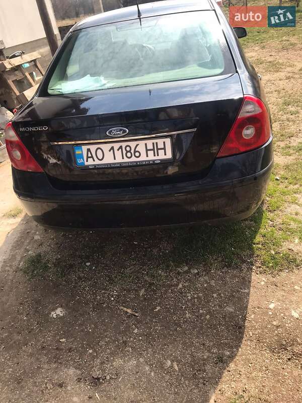 Седан Ford Mondeo 2004 в Хусте