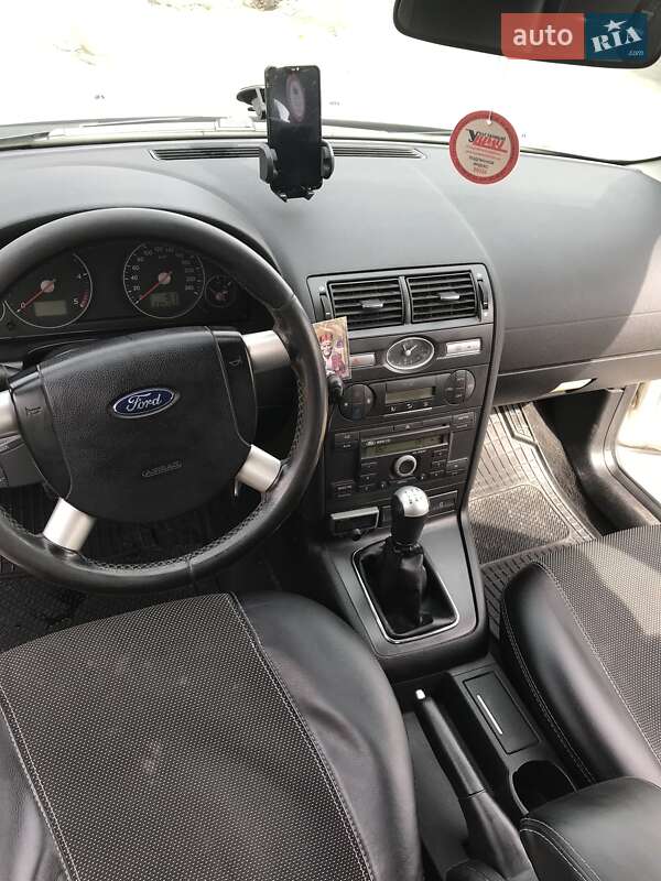 Лифтбек Ford Mondeo 2005 в Каменец-Подольском