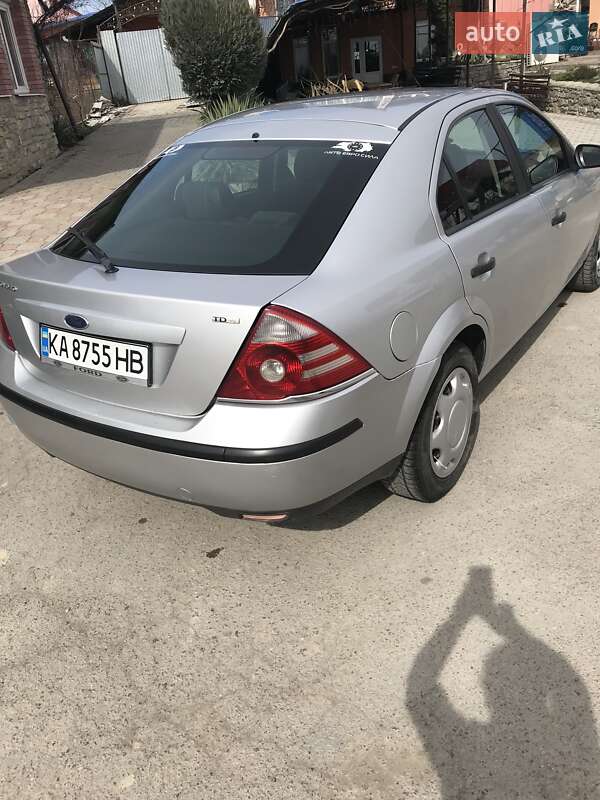 Лифтбек Ford Mondeo 2005 в Каменец-Подольском