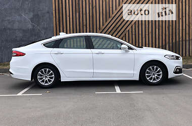 Лифтбек Ford Mondeo 2020 в 