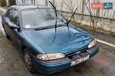 Лифтбек Ford Mondeo 1993 в Шумске