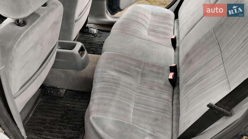 Лифтбек Ford Mondeo 1993 в Шумске