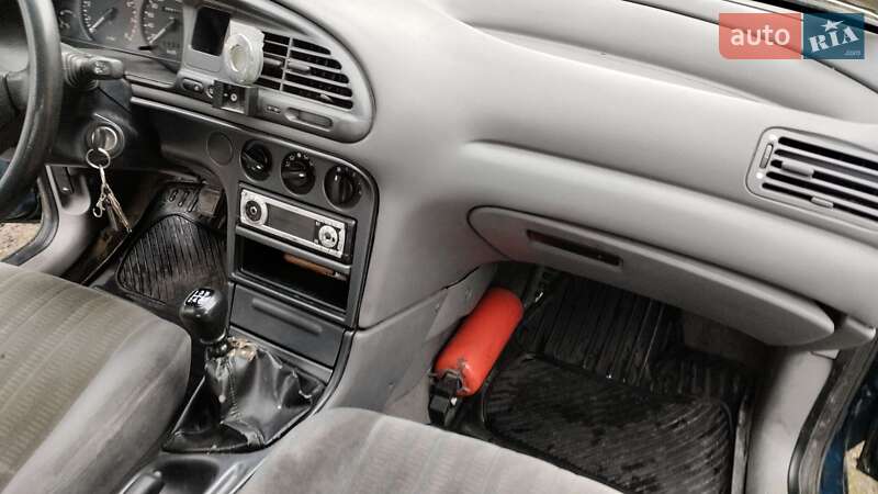 Лифтбек Ford Mondeo 1993 в Шумске