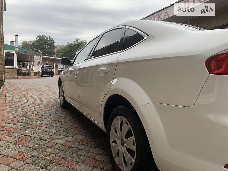 Седан Ford Mondeo 2011 в Днепре