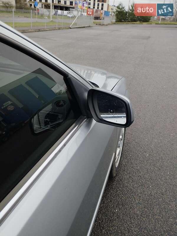 Лифтбек Ford Mondeo 2003 в Ковеле