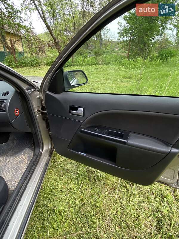 Универсал Ford Mondeo 2003 в Нововолынске