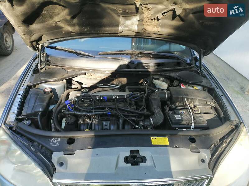 Лифтбек Ford Mondeo 2004 в Чернигове