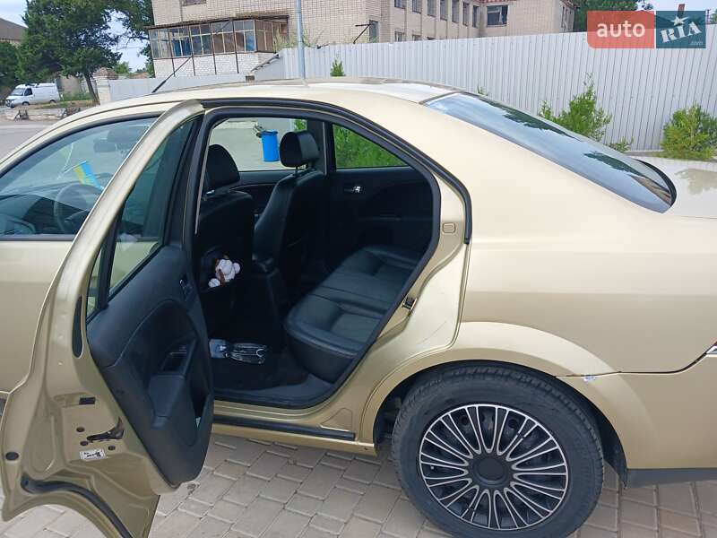 Седан Ford Mondeo 2007 в Белозерке