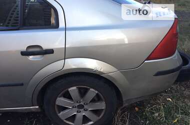 Лифтбек Ford Mondeo 2004 в 