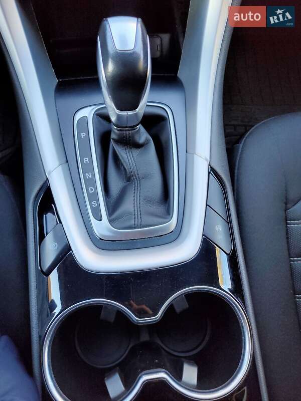 Седан Ford Mondeo 2016 в Киеве