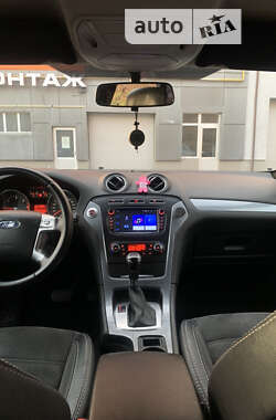 Лифтбек Ford Mondeo 2013 в Львове