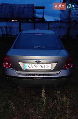 Седан Ford Mondeo 2003 в Киеве