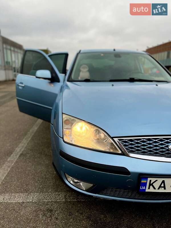 Лифтбек Ford Mondeo 2004 в Киеве