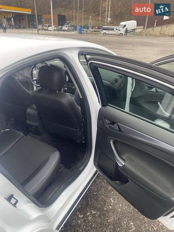 Седан Ford Mondeo 2011 в Тернополі