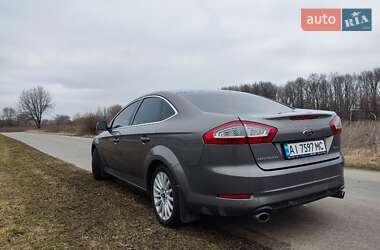 Седан Ford Mondeo 2012 в Березане