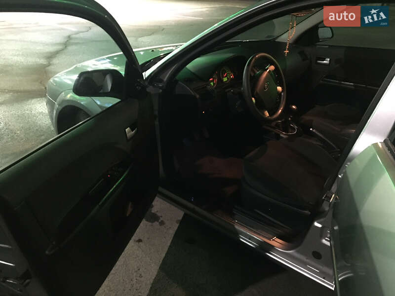 Ліфтбек Ford Mondeo 2002 в Ладижині фото 10 Ліфтбек Ford Mondeo 2002 в Ладижині