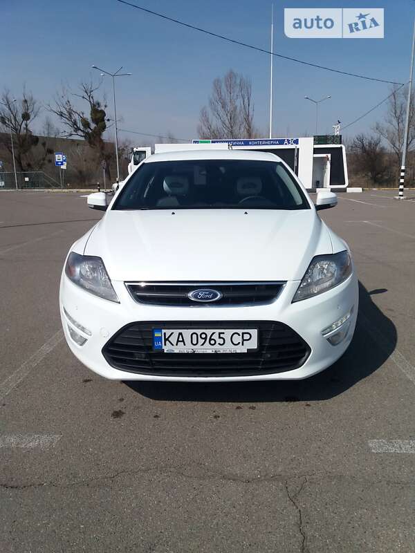 Седан Ford Mondeo 2013 в Киеве