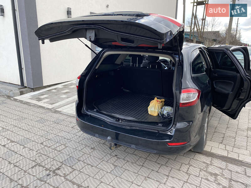 Універсал Ford Mondeo 2011 в Дубровиці