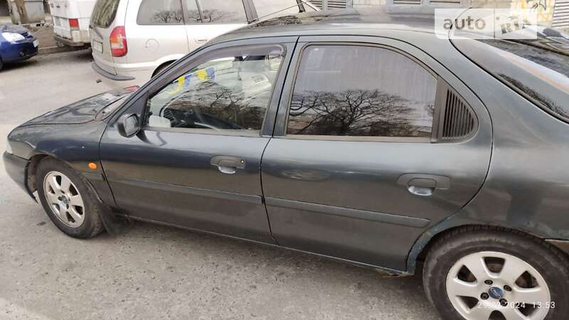 Лифтбек Ford Mondeo 1993 в Ужгороде фото 3 Лифтбек Ford Mondeo 1993 в Ужгороде