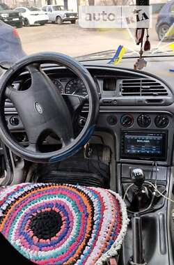 Лифтбек Ford Mondeo 1993 в 