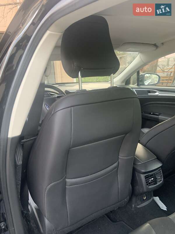 Седан Ford Mondeo 2016 в Киеве