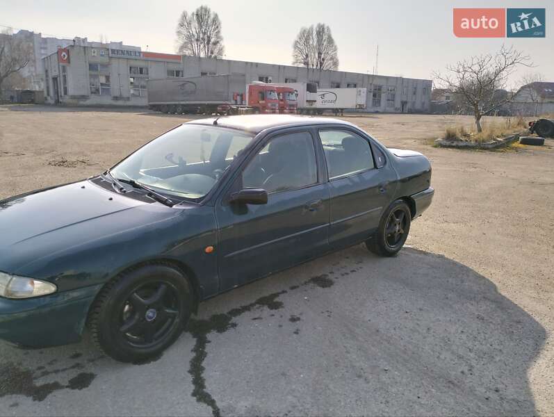 Седан Ford Mondeo 1996 в Львове
