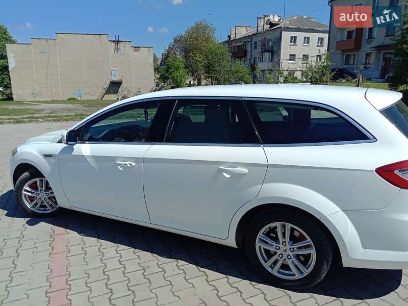 Универсал Ford Mondeo 2012 в Городенке