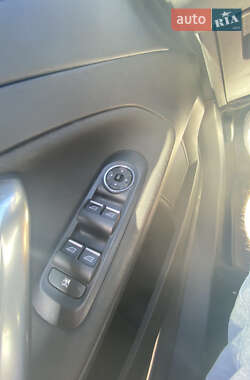 Седан Ford Mondeo 2012 в Буче