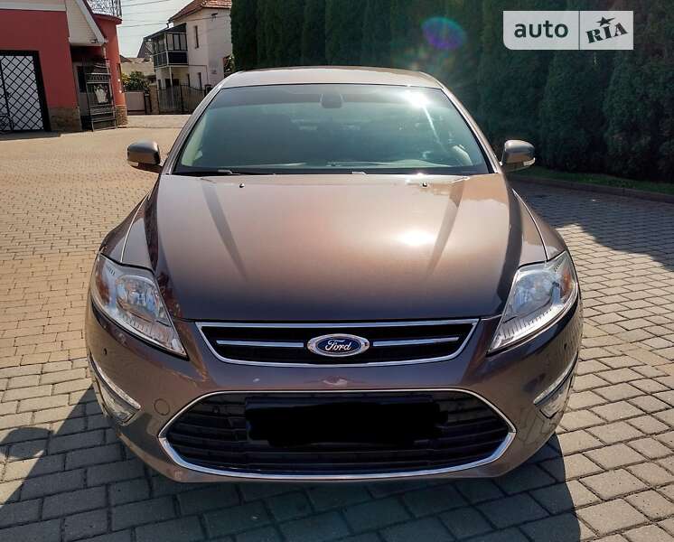 Седан Ford Mondeo 2012 в Хусте