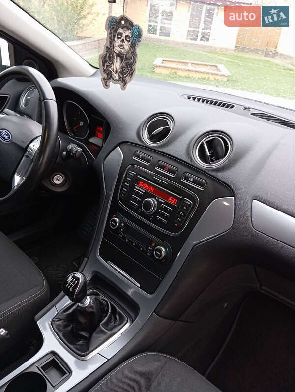 Лифтбек Ford Mondeo 2014 в Житомире фото 3 Лифтбек Ford Mondeo 2014 в Житомире