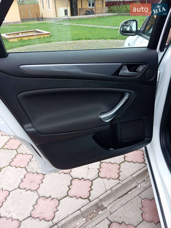 Лифтбек Ford Mondeo 2014 в Житомире фото 10 Лифтбек Ford Mondeo 2014 в Житомире