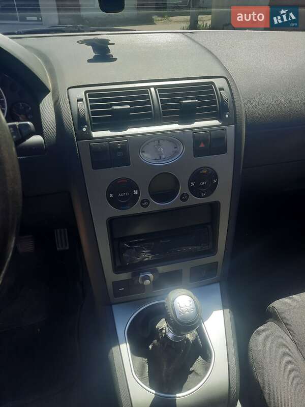 Универсал Ford Mondeo 2003 в Черновцах