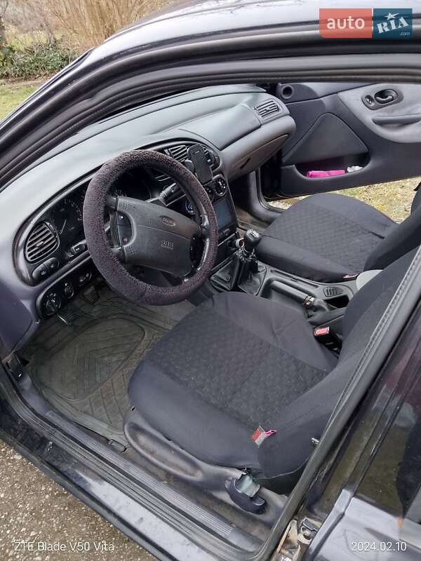 Ліфтбек Ford Mondeo 1998 в Харкові