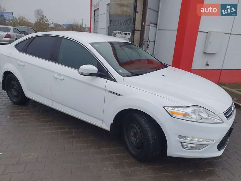 Седан Ford Mondeo 2012 в Измаиле
