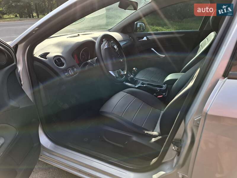 Лифтбек Ford Mondeo 2012 в Киеве