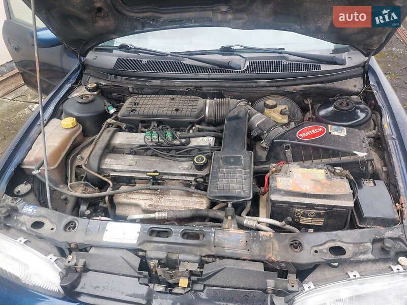 Седан Ford Mondeo 1994 в Львове