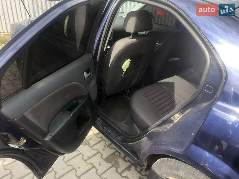 Лифтбек Ford Mondeo 2001 в Черновцах