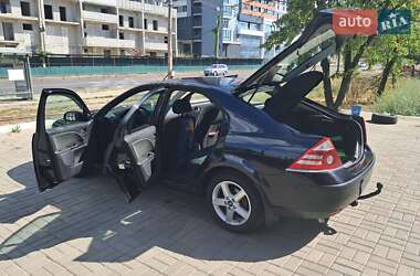 Лифтбек Ford Mondeo 2006 в 
